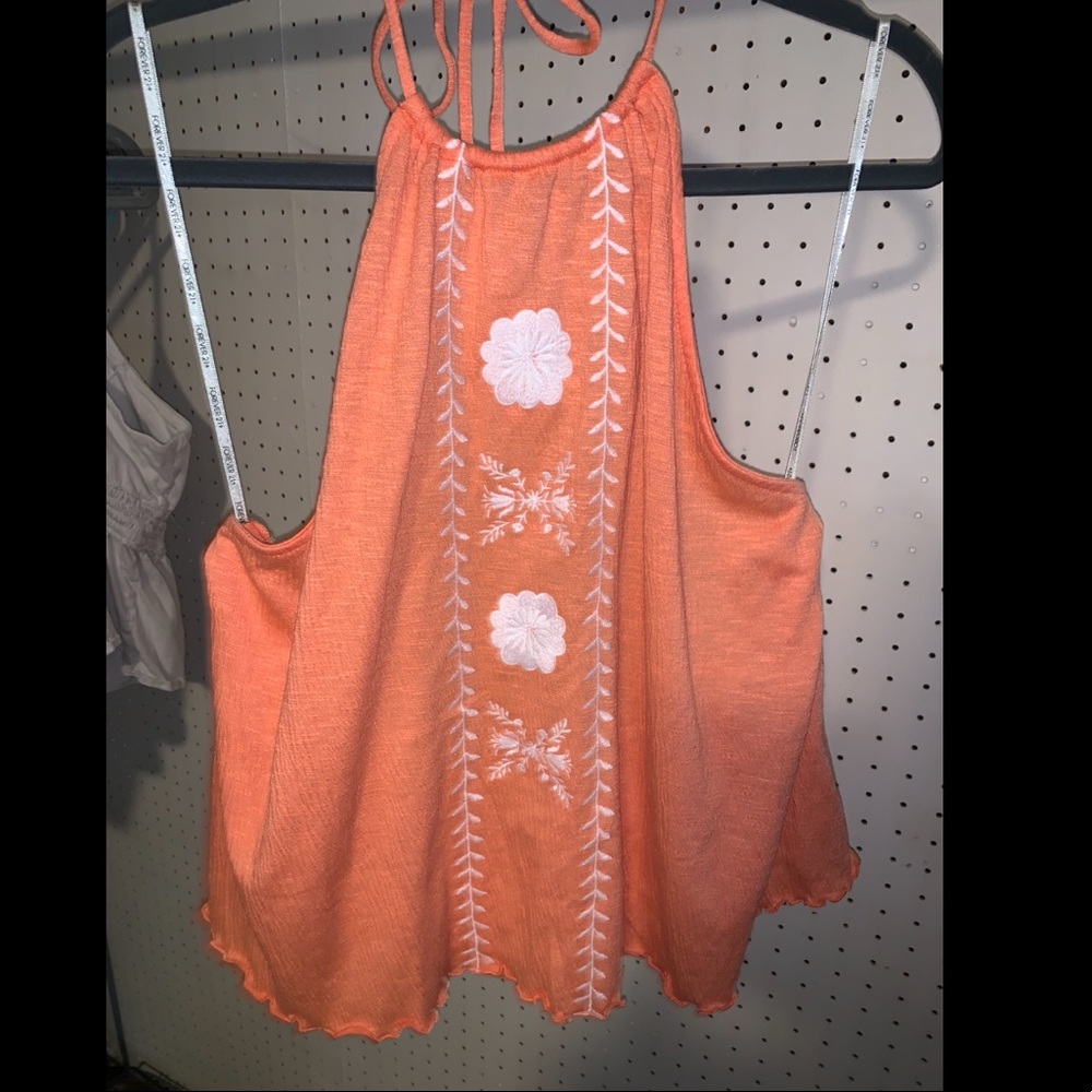 NWT ✨Halter, open back, embroidered crop top